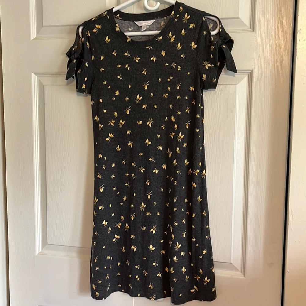 Cute spring/summer dress.